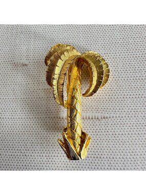 Gold Tone Palm Tree Brooch Pin Tropical Jewelry Vintage-Inspired Design Approx 1